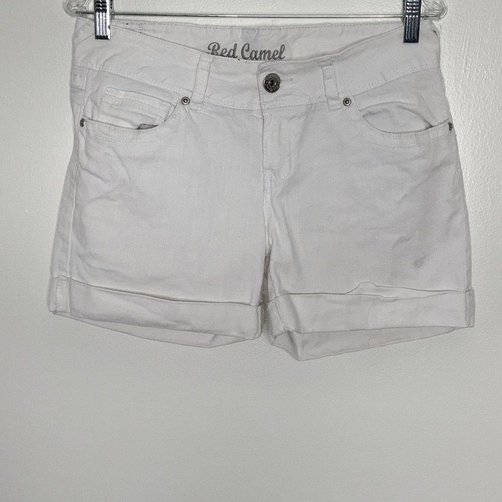 RED CAMEL WHITE JEAN SHORTS